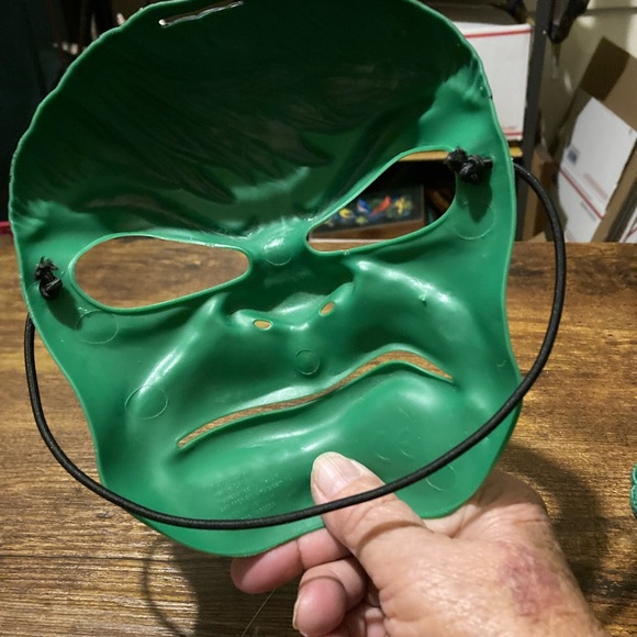 Marvel Hulk mask and beanie baby Hulk - Picture 7 of 9